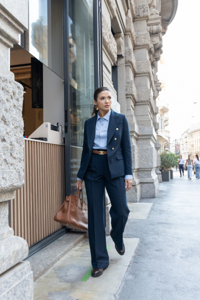 Брюки расклешенного кроя из мягкой поливискозы с карманами EZER 1011 темно-синий - фото 9