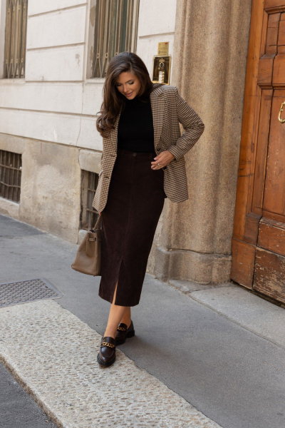 Миди юбка из вельвета с вертикальной раскладкой и карманами EZER 1013 баклажан - фото 8