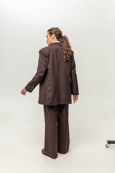 Брюки расклешенные из текстиля с широким поясом и стрелками EZER 1020 шоколад - фото 7