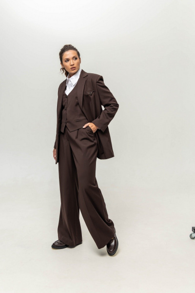 Брюки расклешенные из текстиля с широким поясом и стрелками EZER 1020 шоколад - фото 4