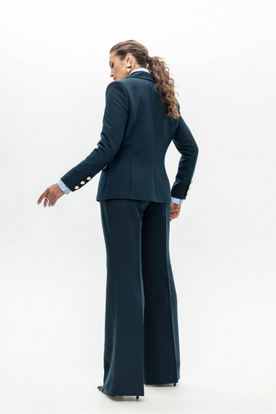 Деловой костюм брюки и блейзер из текстиля с стрелками EZER 2032 темно-синий - фото 7