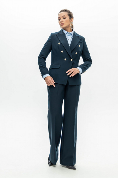 Деловой костюм брюки и блейзер из текстиля с стрелками EZER 2032 темно-синий - фото 3