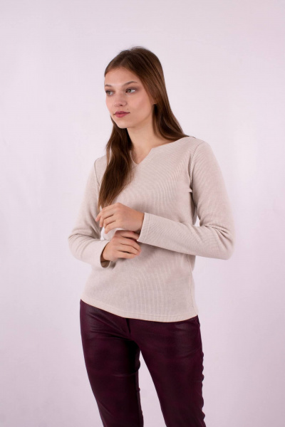 Джемпер прямой длины с фигурной горловиной из трикотажа Mita ЖМ1190 светло-бежевый - фото 1