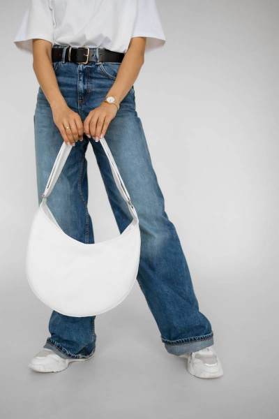 Белая кожзам сумка-месяц с вместительным отделом и регулируемой шлейкой MT.Style LUNA2 white - фото 1