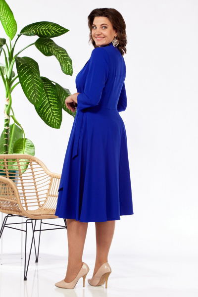 Платье на запах с отрезной талией из вискозы Pocherk 1-015 электрик - фото 14