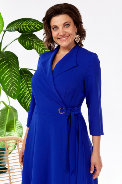 Платье на запах с отрезной талией из вискозы Pocherk 1-015 электрик - фото 5