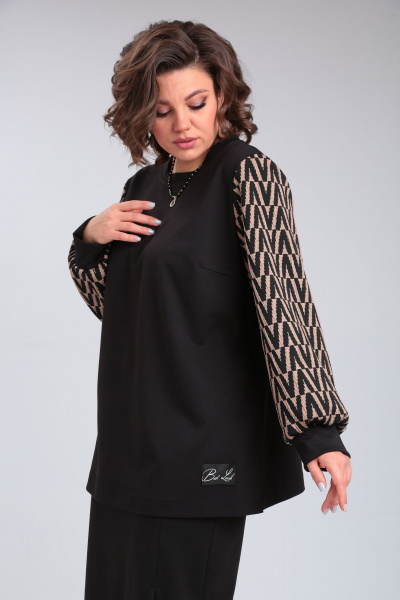 Черный свободный трикотажный джемпер с фантазийной нашивкой OVERYOU М135 какао-черный - фото 6