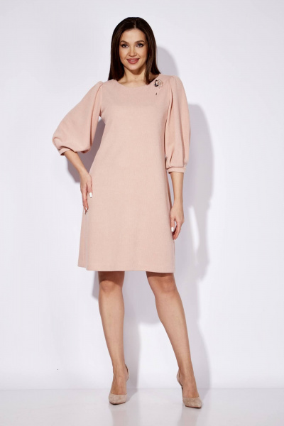 Платье А-образного силуэта с сборками и брошей TAiER 1238 персиковый_пух - фото 1