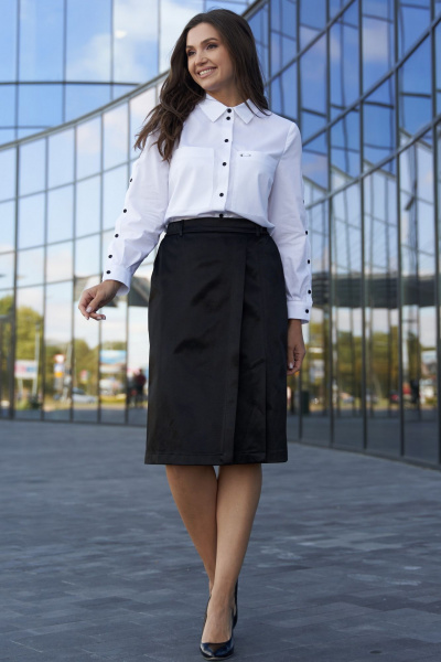 Деловая блузка из хлопка с нагрудными карманами и классическим воротником Andina city 5009 белый - фото 4