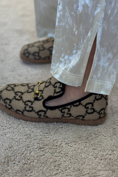 Белый спортивный костюм из бархата с разрезами на брюках LindaLux 3-022 молочный - фото 10