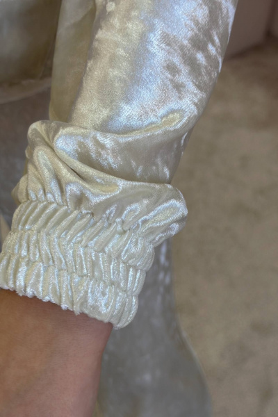 Белый спортивный костюм из бархата с разрезами на брюках LindaLux 3-022 молочный - фото 8