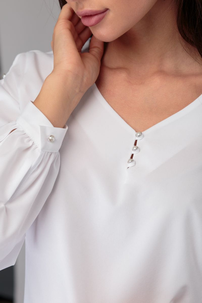 Нежная блуза из хлопка с разрезами и пуговицами Anelli 826 белый - фото 7