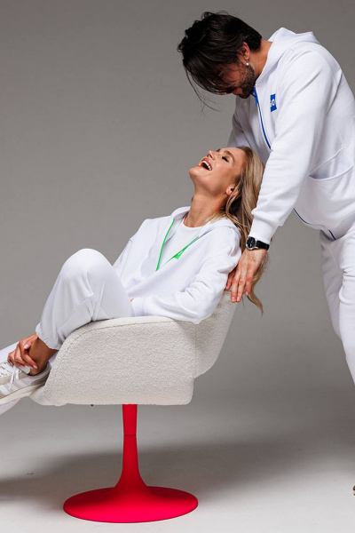 Комплект костюма из брюк и худи с контрастной молнией GO F3031zp/01-01 - фото 6