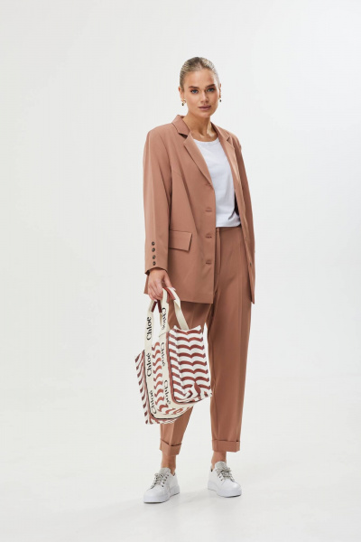 Костюм брючный 2-ка из текстиля с прямыми брюками и жакетом Твой имидж 1606 карамель - фото 2