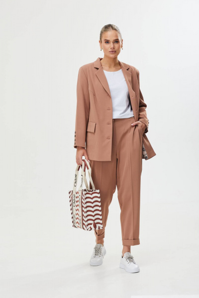 Костюм брючный 2-ка из текстиля с прямыми брюками и жакетом Твой имидж 1606 карамель - фото 1