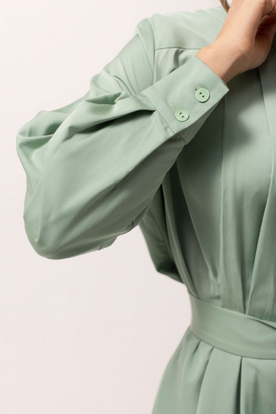 Демисезонное текстильное платье трапеция с поясом Golden Valley 4938 зеленый - фото 2