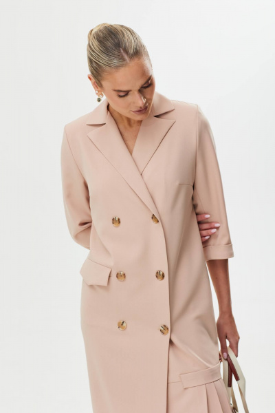 Деловое двубортное платье из текстиля с складками и поясом Твой имидж 1755 бежевый - фото 8