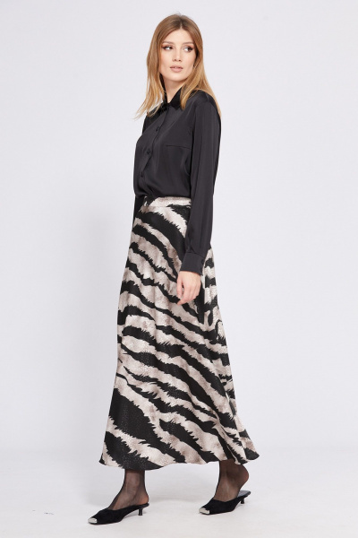 Демисизонная блуза из атласа черная в стиле на каждый день EOLA 2508.1 черный - фото 6