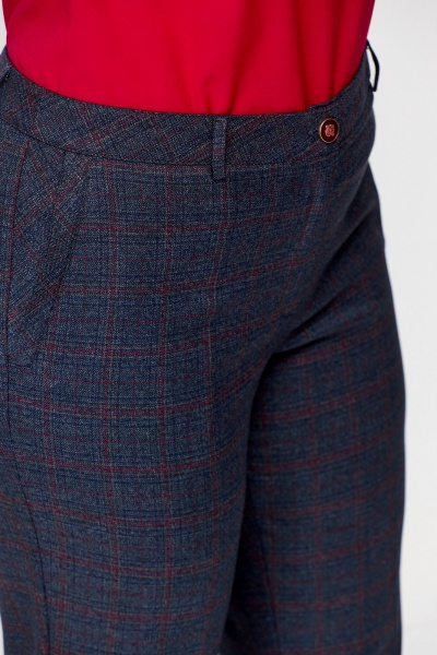 Комплект из жакета и классических брюк из текстиля БелЭльСтиль 203-2 83 22+596-2 89 22 сине-красная_клетка - фото 8