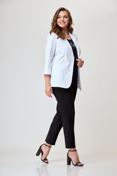 Удлиненный белый жакет из текстиля с рельефами и карманами БелЭльСтиль 203-2 78 22 белый_джинс - фото 4