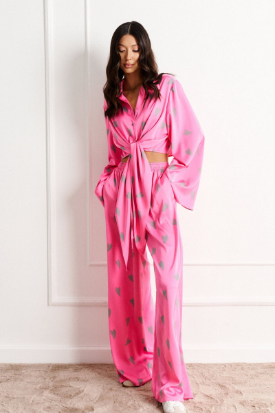 Демисезонные брюки и рубашка из атласа и текстиля ANNETE A4192 - фото 1