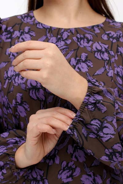 Блуза свободного силуэта с рельефами, демисезон La rouge 6274 ирисы-набивной - фото 7