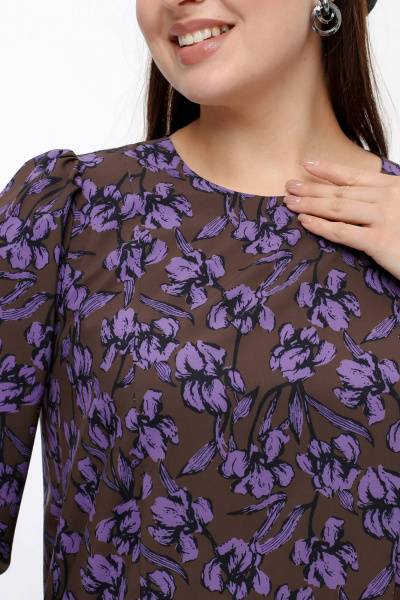 Блуза свободного силуэта с рельефами, демисезон La rouge 6274 ирисы-набивной - фото 6