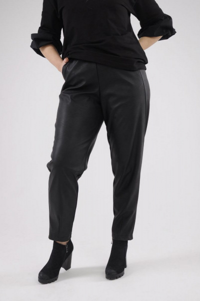 Брюки из эко-кожи зауженные с смещённым швом для больших размеров Tammi 3Т78-24/2 черный - фото 3