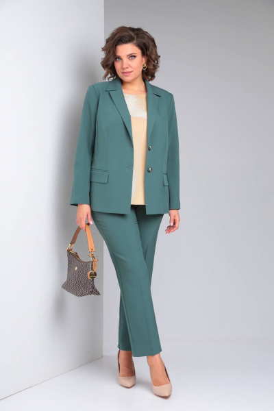 Деловой костюм из текстиля с жакетом и брюками без рукавов Vilena 917 полынь - фото 2