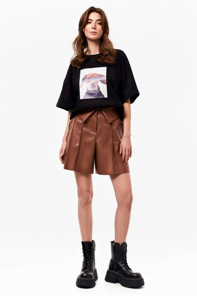 Демисезонные шорты из экокожи с карманами и разрезом KaVaRi 3008.1 коричневый - фото 1