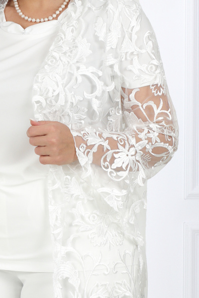 Вечерний брючный костюм из гипюра и сатина с поясом Ninele 5989 молочный - фото 5