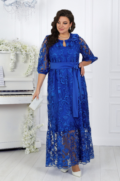 Вечернее кружевное платье макси с атласным поясом Ninele 7444 василек - фото 6