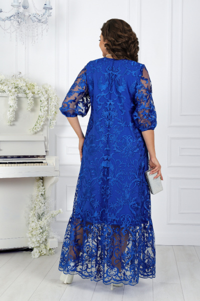 Вечернее кружевное платье макси с атласным поясом Ninele 7444 василек - фото 11