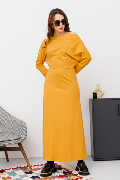 Платье летучая мышь из трикотажа с вырезом лодочка NikVa 445-1 горчица - фото 3