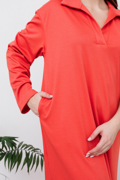 Платье с запахом и карманами из трикотажа и вискозы NikVa 446 коралл - фото 3