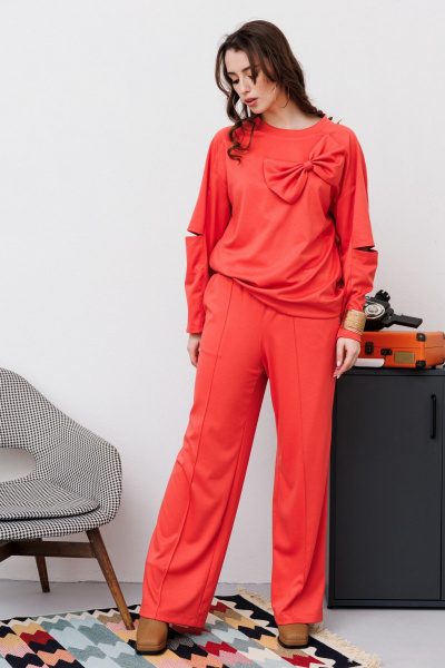 Свободный джемпер с фигурным бантом и комбинированным рукавом NikVa 459-1 коралл - фото 3