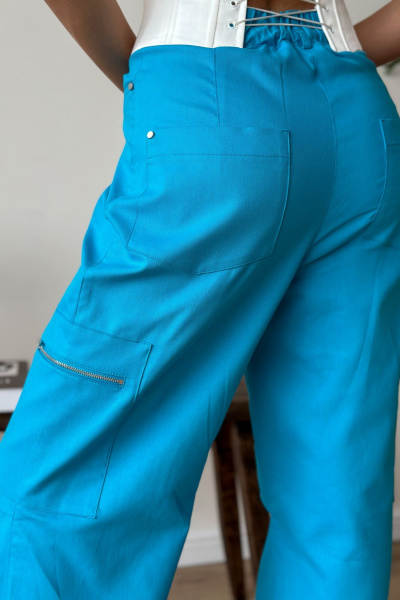 Брюки-карго расширенные книзу с карманами и шлевками Dilana VIP 1997 голубой - фото 7