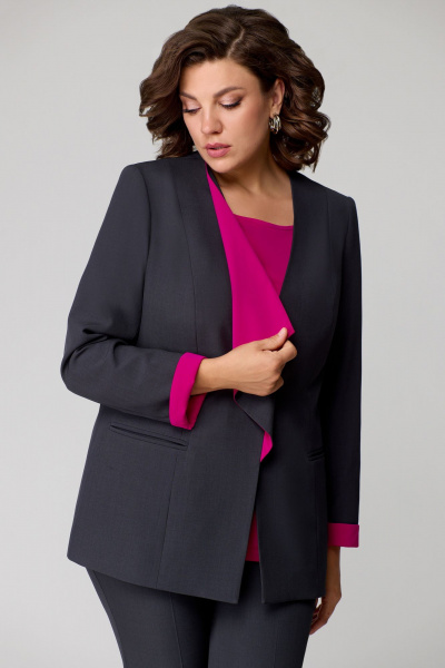 Трехпредметный комплект из текстиля: жакет, брюки, блуза, демисезон Мишель стиль 1145 графит_фуксия - фото 6