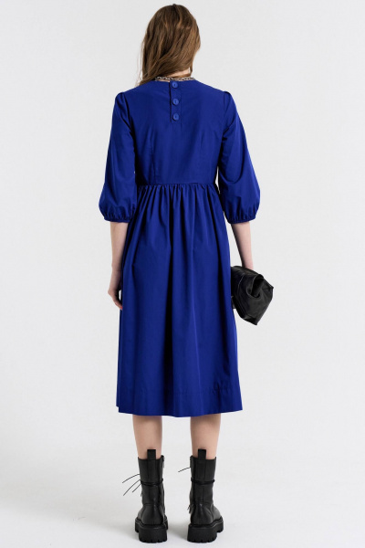 Свободное оверсайз платье из текстиля с пуговицами MilMil 1059В Мальбек - фото 2