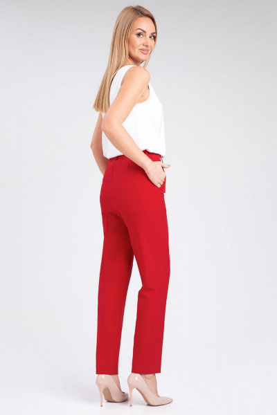 Стильный костюм брюки и жилет с боковыми рельефами IVARI 20403/1 красный - фото 9