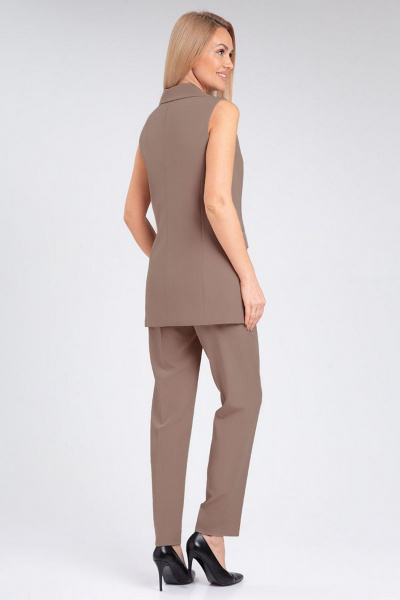 Деловой костюм брюки и жилет из костюмного полотна IVARI 20403/1 бежевый - фото 4