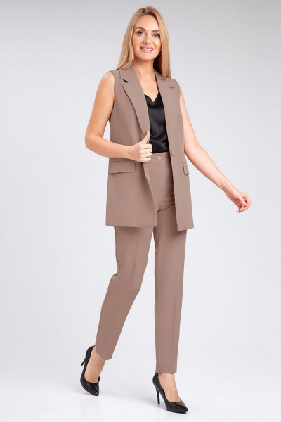Деловой костюм брюки и жилет из костюмного полотна IVARI 20403/1 бежевый - фото 3