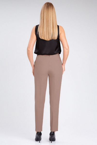 Деловой костюм брюки и жилет из костюмного полотна IVARI 20403/1 бежевый - фото 12