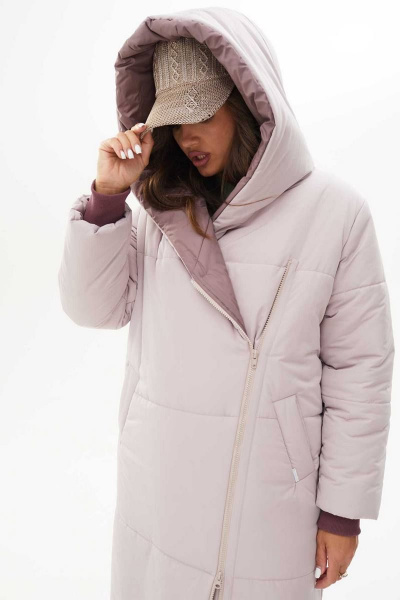 Пальто утепленное прямое с капюшоном из плащевой ткани Mislana С846 розовая_дымка - фото 5