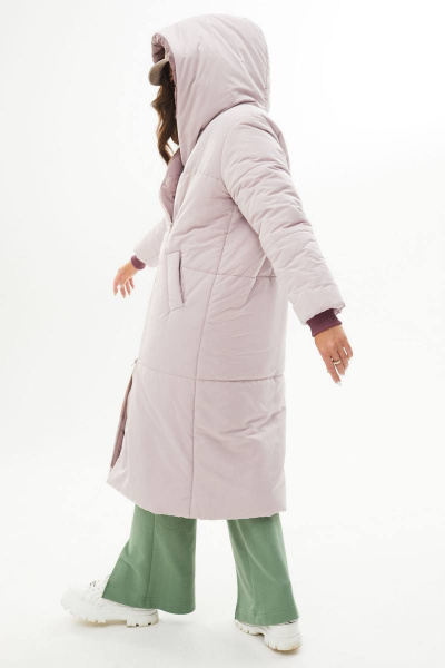 Пальто утепленное прямое с капюшоном из плащевой ткани Mislana С846 розовая_дымка - фото 6