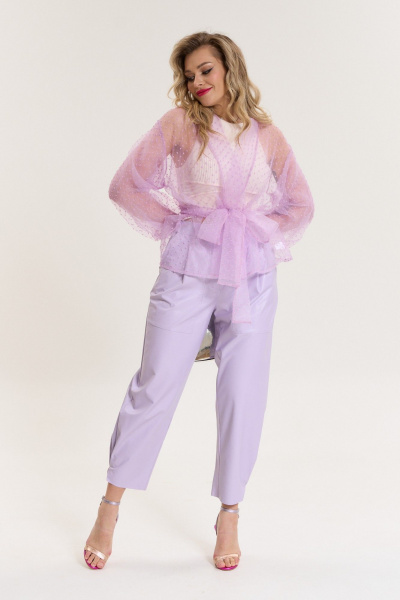 Брючный костюм из текстиля с зауженными брюками и жакетом Anastasia 1088 лаванда - фото 3