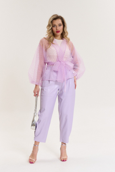 Брючный костюм из текстиля с зауженными брюками и жакетом Anastasia 1088 лаванда - фото 2