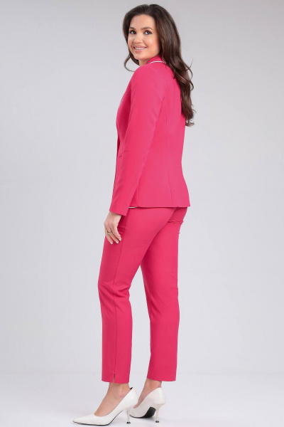 Розовый деловой комплект с жакетом, джемпером и укороченными брюками LeNata 32099 малиновый - фото 6