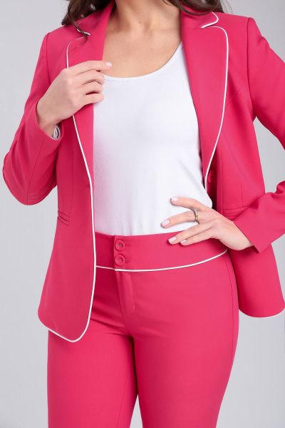 Розовый деловой комплект с жакетом, джемпером и укороченными брюками LeNata 32099 малиновый - фото 5