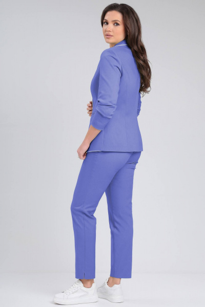 Фиолетовый деловой комплект из жакета, джемпера и укороченных брюков LeNata 32099 сиреневый - фото 4